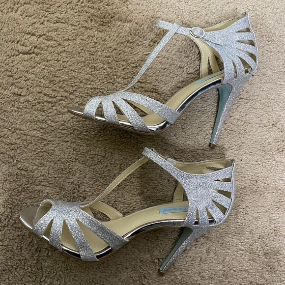 Betsey Johnson Heels Women’s 10 SB-Tee Dress Silver Glitter T-Strap Peep Toe - Picture 3 of 12